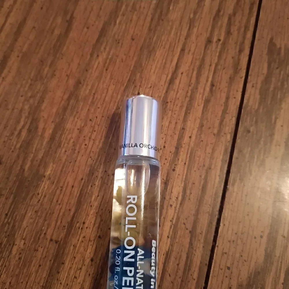 Blossom RollOn Rollerball Perfume Oil, Natural Ingredients Essential Oils Flower - Picture 3 of 4